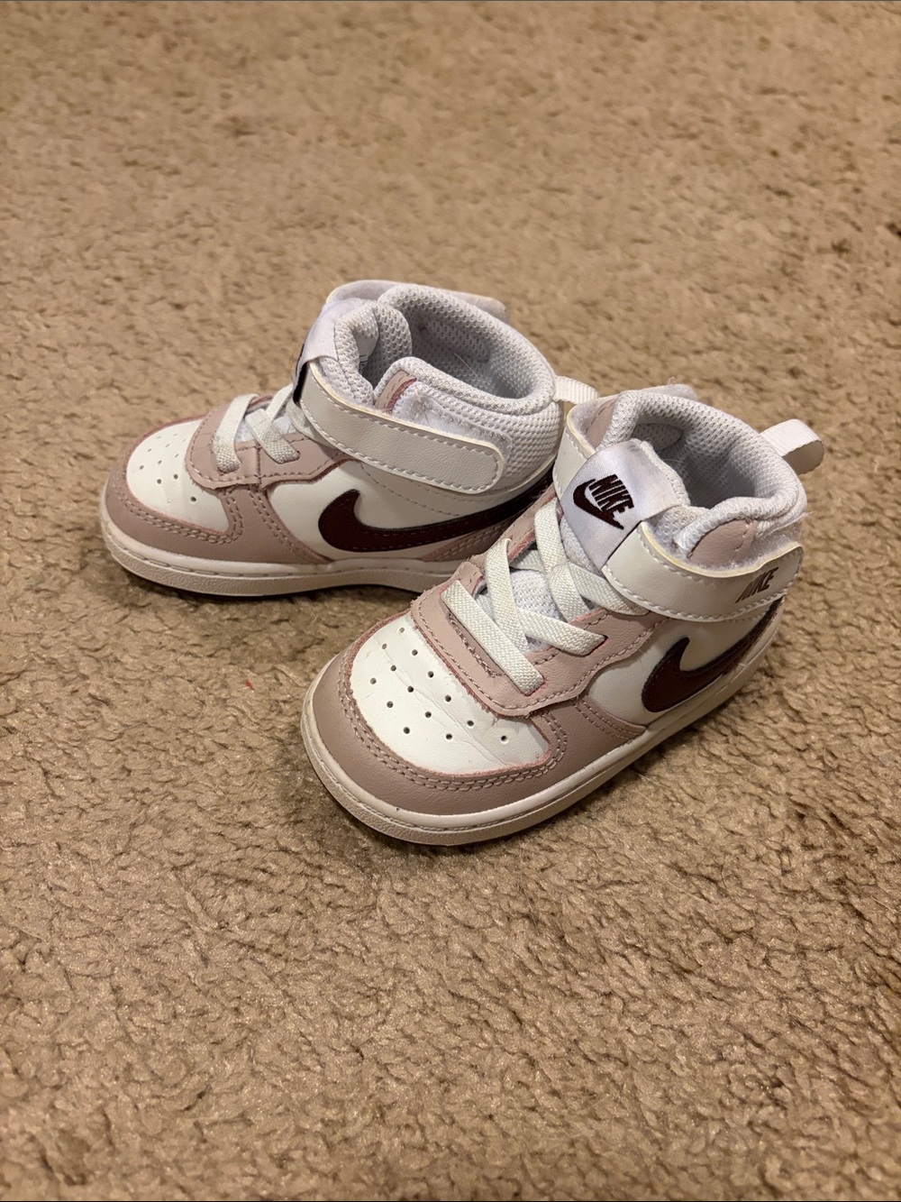 Nike Kids High-Top Sneakers in White, Light Pink and Maroon